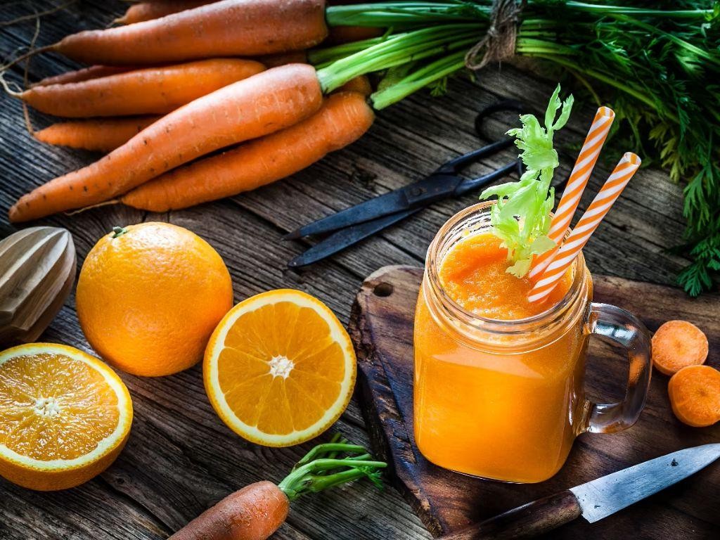 orange and carrot detox juice